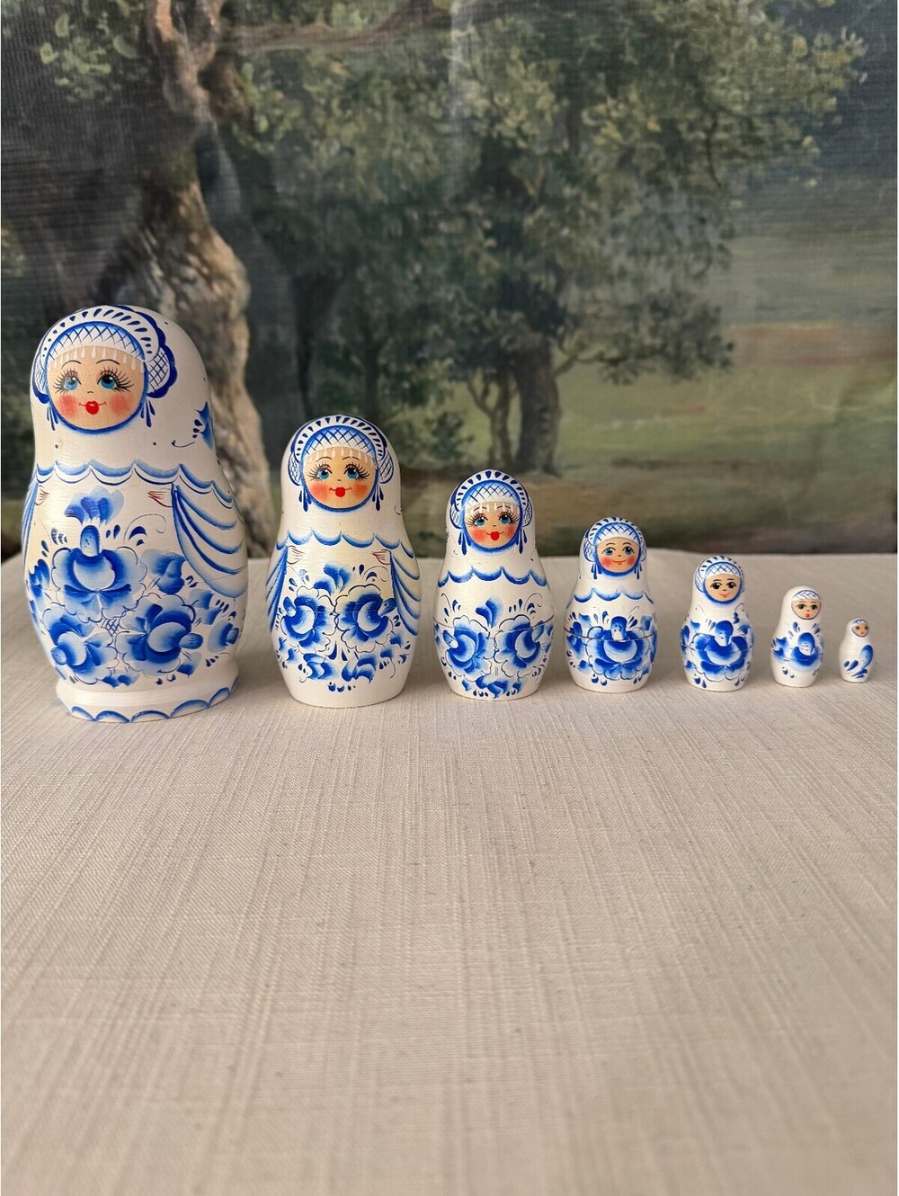 Blue and white matryoshka Russian nesting dolls set